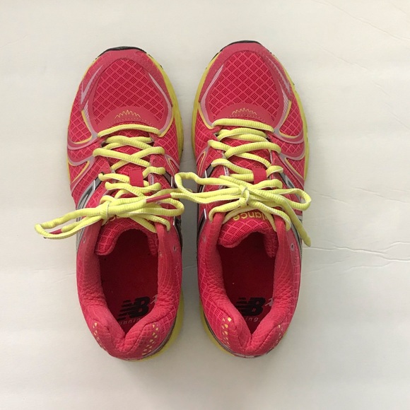 New Balance hot pink sneakers - Picture 2 of 5